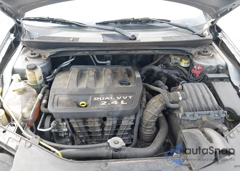 2013 Chrysler 200 Touring z USA, uszkodzony, nr VIN 1C3CCBBB0DN614798